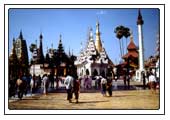 auf der Shwedagon Pagode